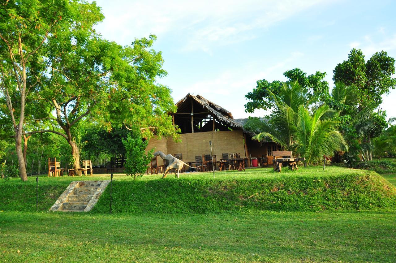 Thuduwa Camp Hotel Embilipitiya Exterior photo